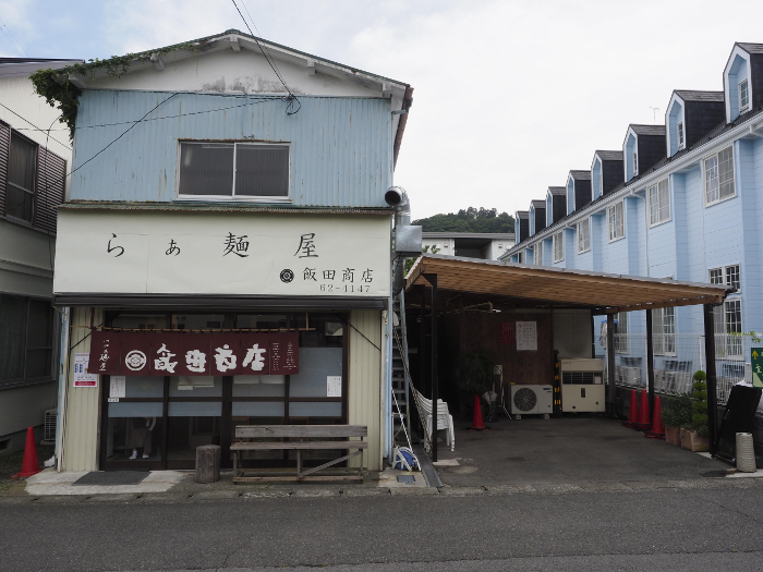 東洋水産 マルちゃん 飯田商店 醤油ラーメン（カップラーメン）