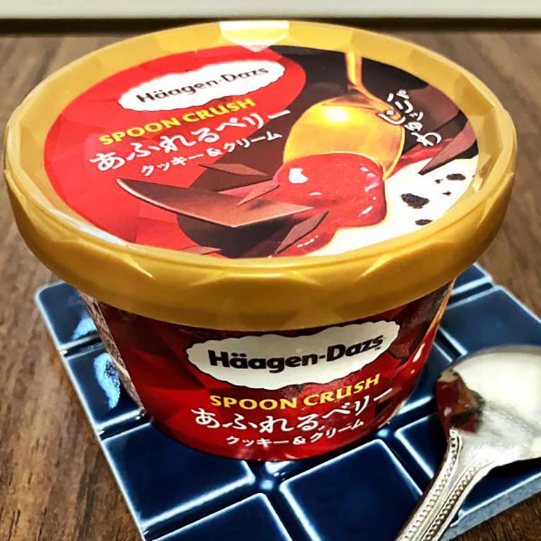 ハーゲンダッツ ミニカップ ＜SPOON CRUSH＞ あふれるベリー クッキー＆クリーム