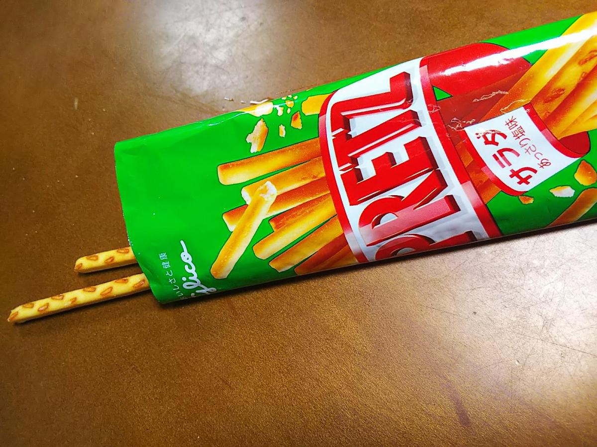 グリコ プリッツ 旨サラダ の商品ページ