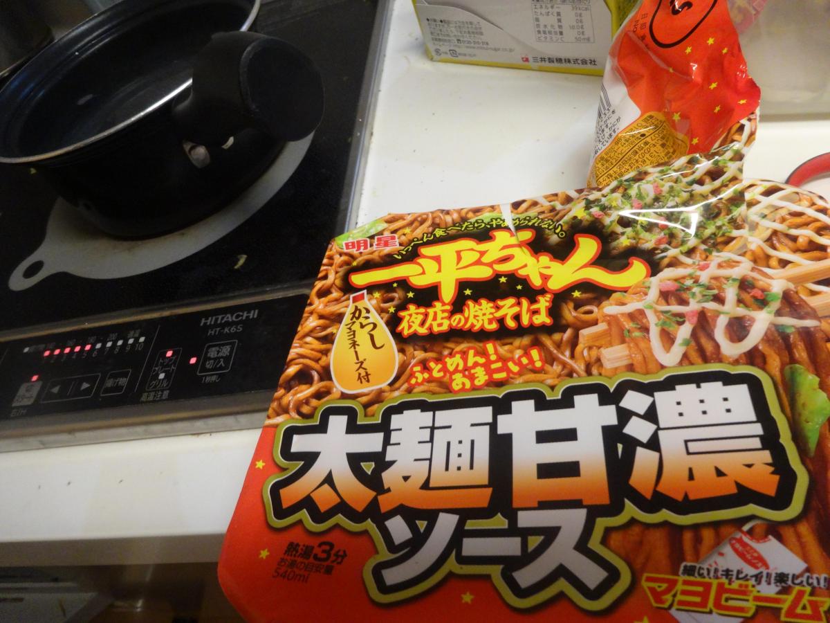 明星 一平ちゃん夜店の焼そば 太麺甘濃 ふとめんあまこい ソースの商品ページ