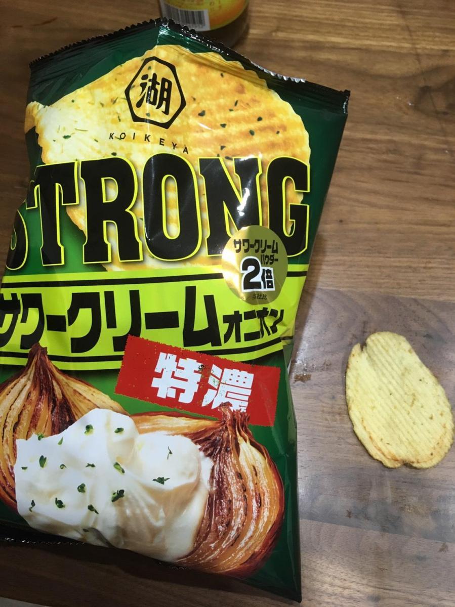 湖池屋 ポテトチップスstrong サワークリームオニオンの商品ページ