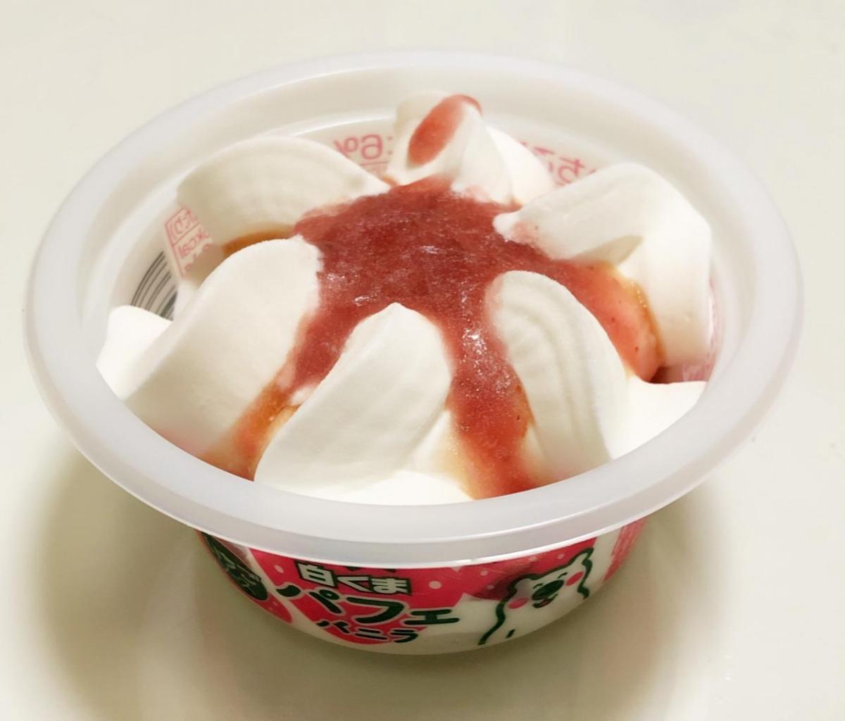 丸永製菓 白くまパフェバニラ いちごソースの商品ページ