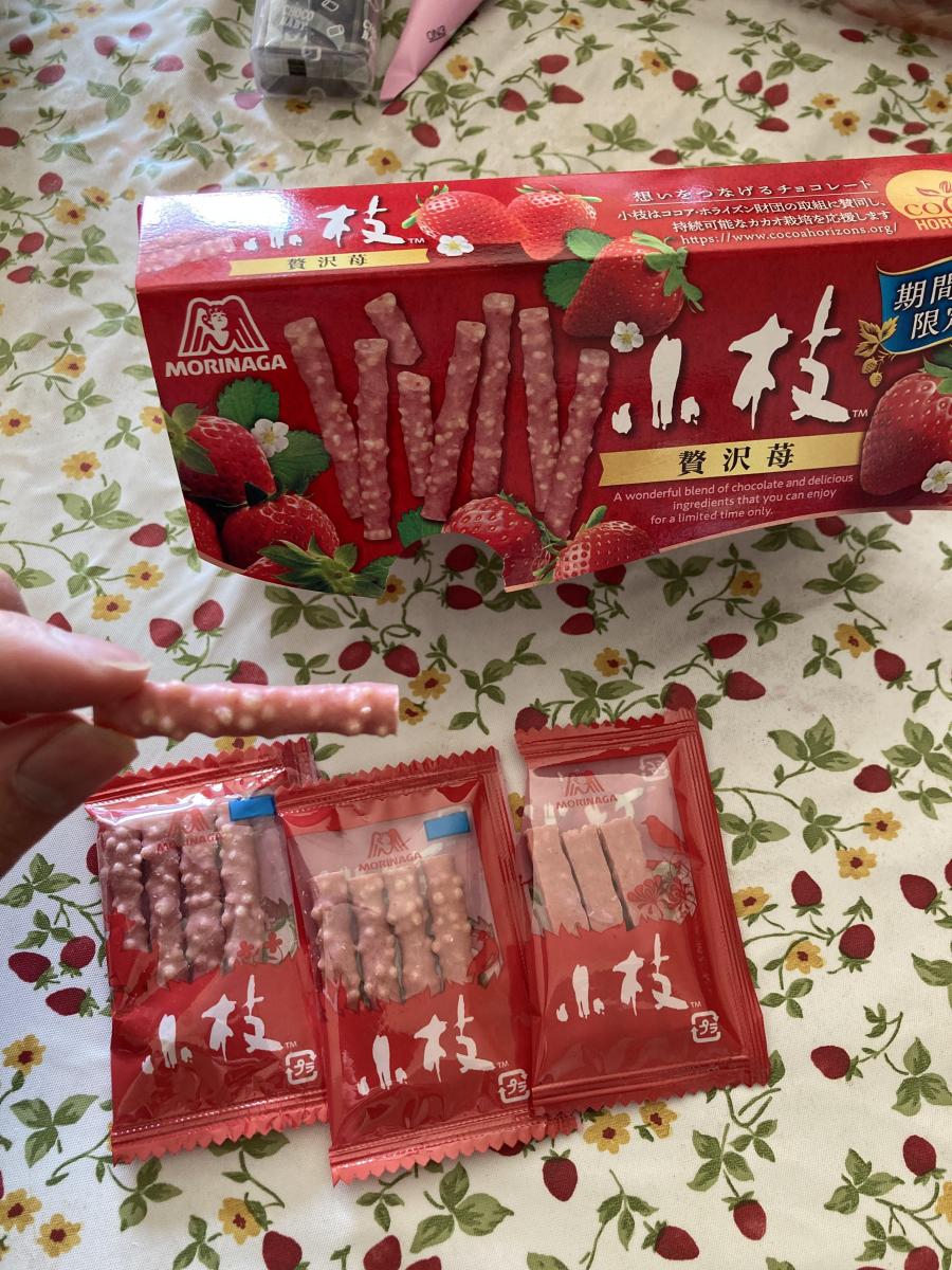 森永製菓 小枝 贅沢苺 ティータイムパック 限定販売 の商品ページ