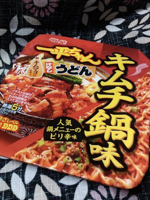 明星 一平ちゃん汁なしうどん キムチ鍋味の商品ページ