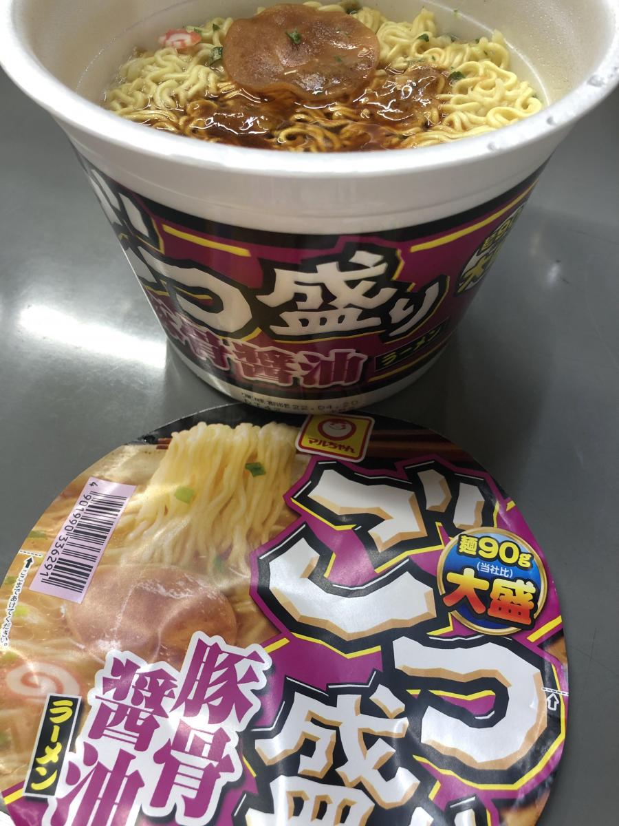 東洋水産 マルちゃんごつ盛り 豚骨醤油ラーメンの商品ページ