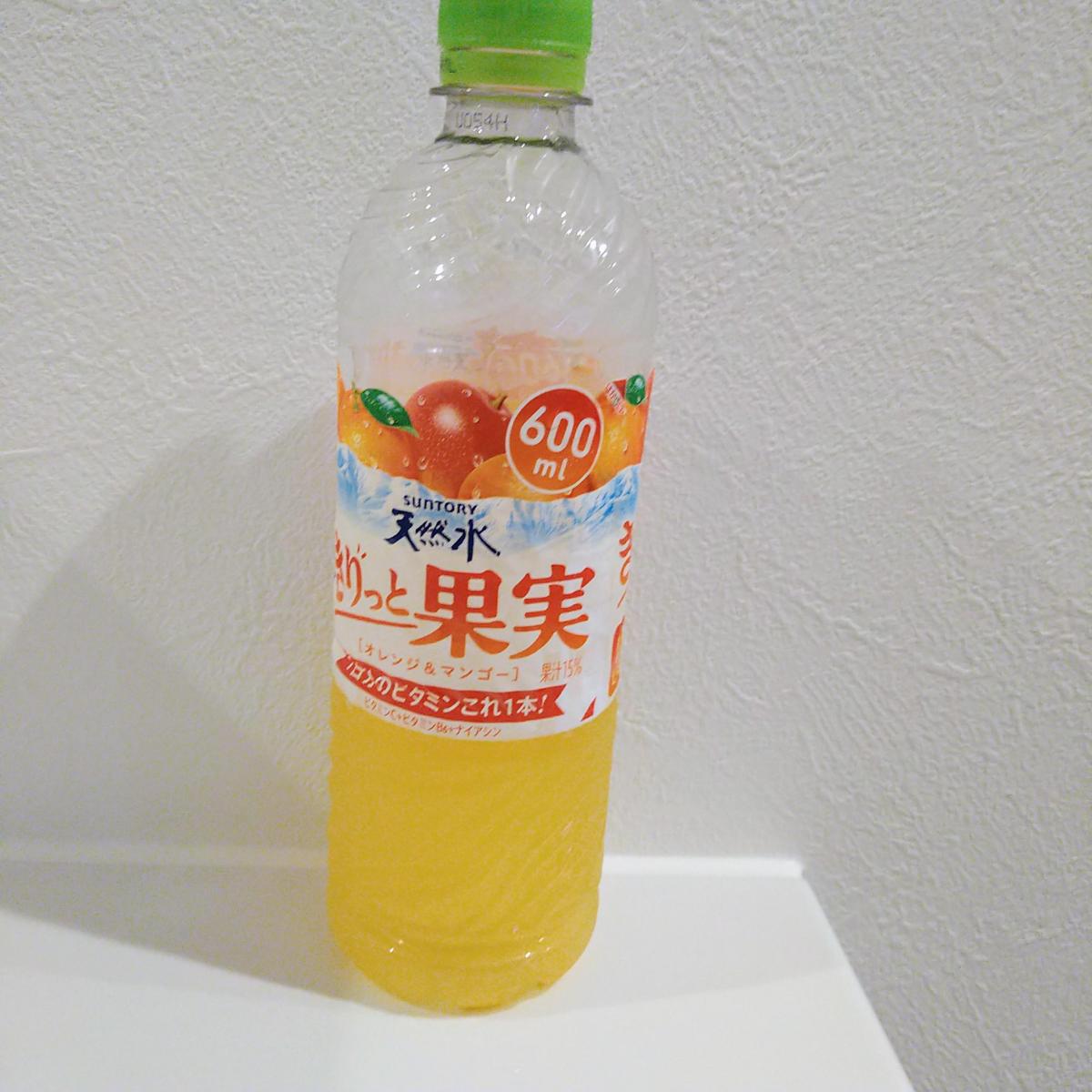 日本産 サントリー天然水 きりっと果実 オレンジマンゴー600ml notimundo.com.ec