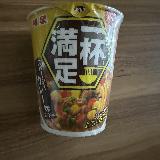 具材の彩りが楽しい満足カップ麺
