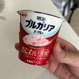 いちごとヨーグルトが溶け合っていて美味