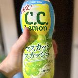 スプラッシュ感溢れる爽快なラベル