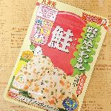 鮭の紅色がアクセント‎
