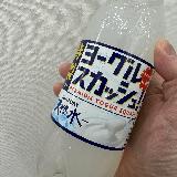 ヨーグルト風味の結構甘い炭酸水かな