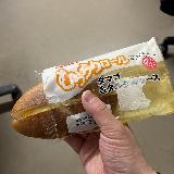 手に持つとずっしり感じる密度のあるパンでした
