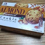 クッキーとアーモンドが合っていない
