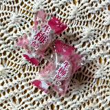 梅のやさしい酸味とほんのりした甘さが広がります。