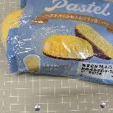 プリンをイメージした蒸しパンに仕上がっています。