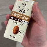 ナッツの香りを豊かにしたアーモンドミルクでした