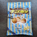 しっかり塩気のナッツボン