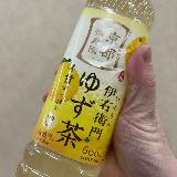 お茶を使った甘い清涼飲料です。