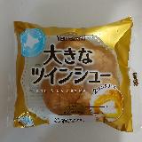 大きなシュークリーム