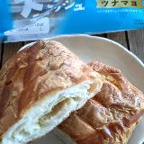 大きなデニッシュパン