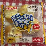 味は定番で美味しいが、ソーセージのゴリッとした食感が不快