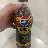 機能性のコーラでガツンと旨味！