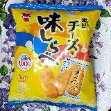 サクッと軽い食感のせんべいにチーズの濃厚なコクが合っています