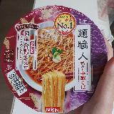 シンプルに上品なスープで麺を味わう1杯