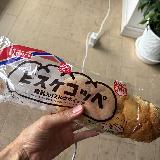 しっとりクリームサンドのメロンパン的な
