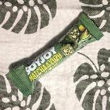 抹茶のほろ苦さに柚子の爽やかな香りが重なります。