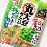 しっかり塩味が効いた、黒豆たっぷりのお煎餅