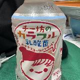 酸味があるヨーグルトドリンク、こんにゃくボール入り