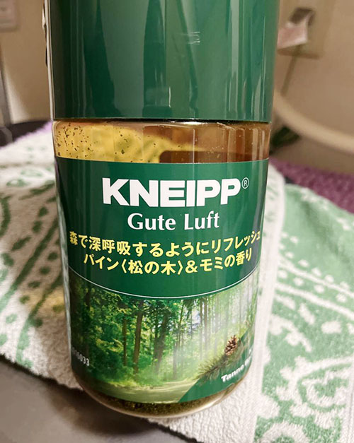 クナイプ グーテルフト バスソルト パイン<松の木>&モミの香り