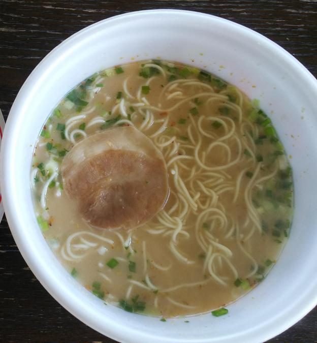 凄麺 熟炊き博多とんこつ 中身